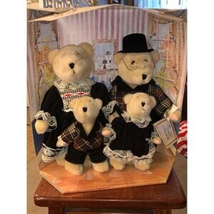 Bears family cute as a button